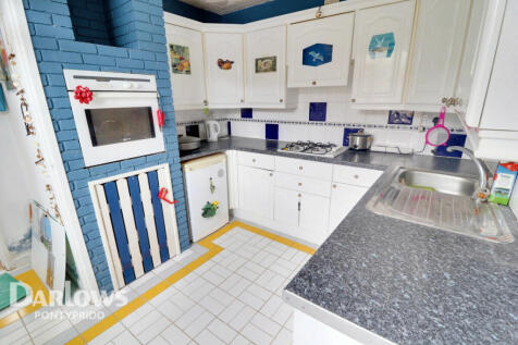 Pantygraigwen Road, Pontypridd 3 bed end of terrace house for sale