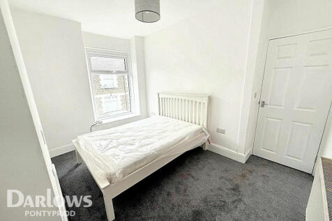 Oliver Street, Pontypridd 3 bed terraced house for sale