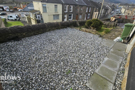 High Street, Treorchy CF42 6 2 bed terraced house for sale