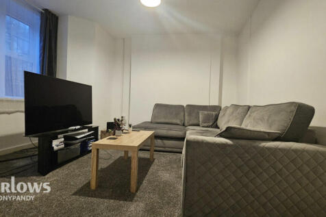 North Road, Ferndale CF43 3 bed terraced house for sale