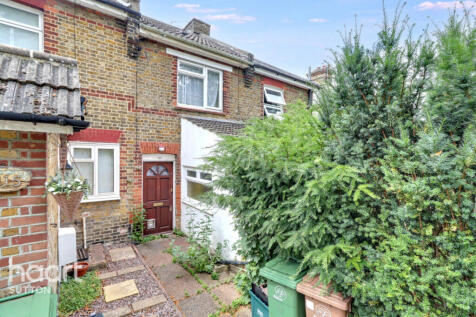 Downs Road, Sutton 2 bed terraced house for sale