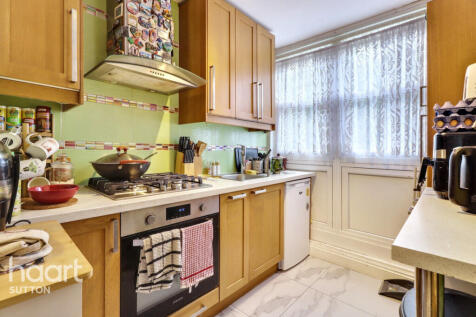 Hulverston Close, Sutton 2 bed maisonette for sale