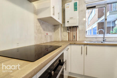 Homefield Park, Sutton 2 bed flat for sale