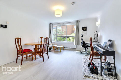 Homefield Park, Sutton 2 bed flat for sale