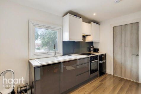 Studio flat for sale