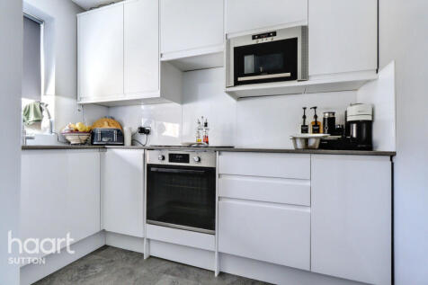 Welbeck Road, London 2 bed terraced house for sale