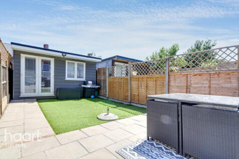 Welbeck Road, London 2 bed terraced house for sale