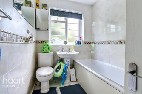 Benhill Wood Road, SUTTON 2 bed flat for sale