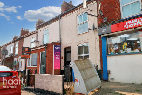 3 bedroom terraced house for sale