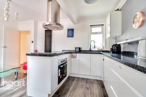 Bowthorpe Road, NORWICH 3 bed detached bungalow for sale