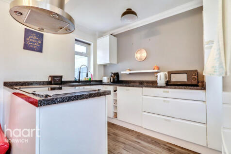 Bowthorpe Road, NORWICH 3 bed detached bungalow for sale