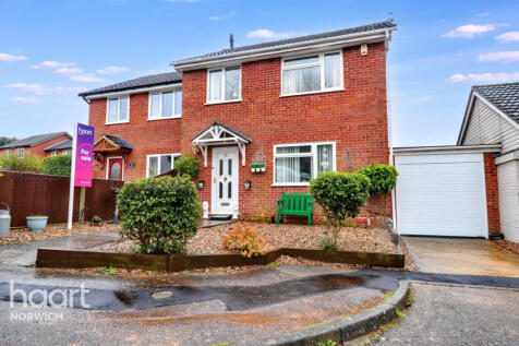 3 bedroom semi-detached house for sale