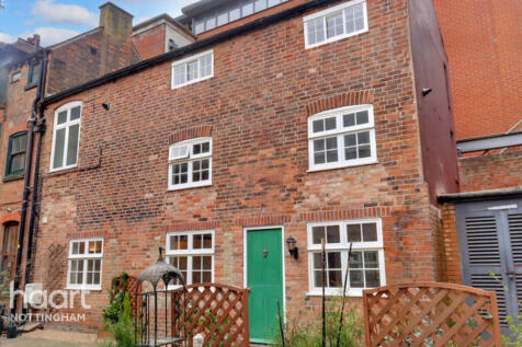 2 bedroom town house for sale