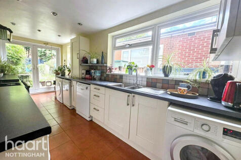Radford Grove Lane, Nottingham 3 bed terraced house for sale