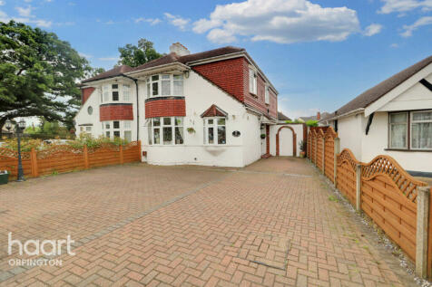 5 bedroom semi-detached house for sale