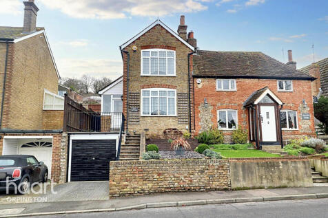 2 bedroom semi-detached house for sale