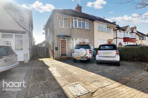 3 bedroom semi-detached house for sale
