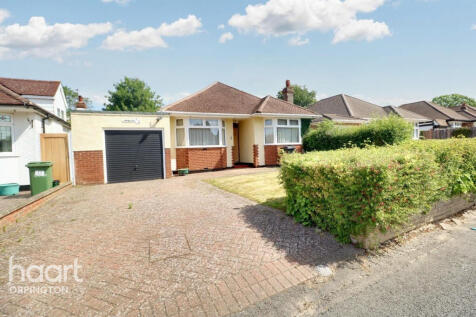 2 bedroom detached bungalow for sale