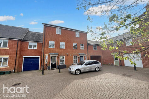 4 bedroom town house for sale