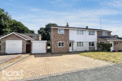3 bedroom semi-detached house for sale