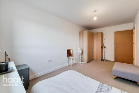 North Star Boulevard, Greenhithe 2 bed flat for sale
