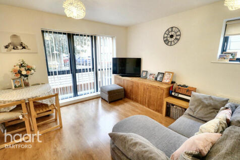The Rise, Greenhithe 2 bed flat for sale
