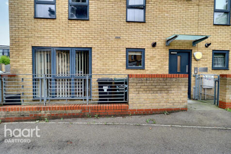 The Rise, Greenhithe 2 bed flat for sale