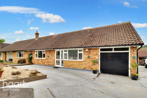 Hillside, farningham 4 bed detached bungalow for sale