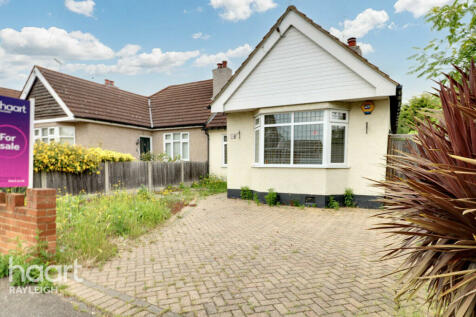 2 bedroom semi-detached bungalow for sale