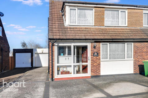3 bedroom semi-detached house for sale
