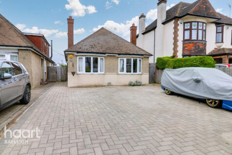 3 bedroom detached bungalow for sale