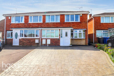 4 bedroom semi-detached house for sale