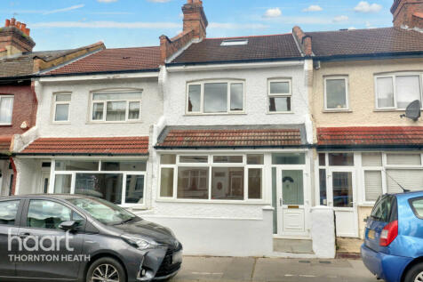 4 bedroom terraced house for sale