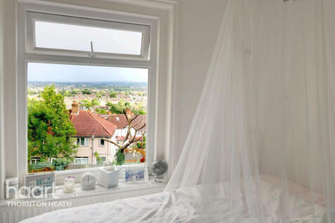 Ross Road, London 2 bed character property for sale