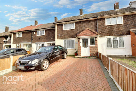 Church Road, Basildon 2 bed terraced house for sale