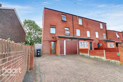 Brownlow Bend, Basildon 3 bed end of terrace house for sale
