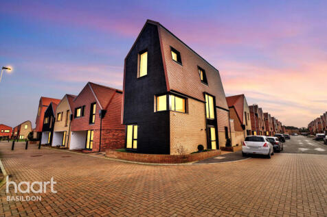 Cheshire Walk, Basildon 4 bed detached house for sale