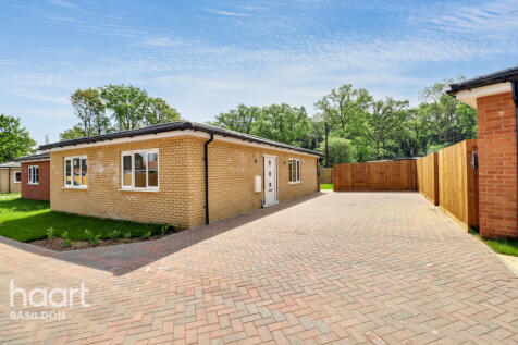 Gardeners Mews, Gardiners Lane... 2 bed detached bungalow for sale