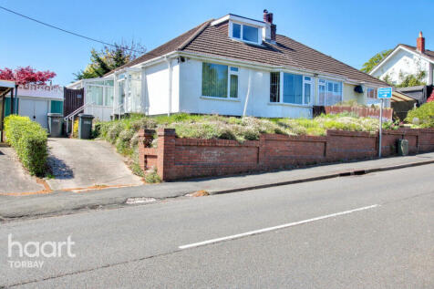 3 bedroom semi-detached bungalow for sale
