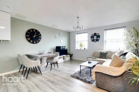 Beauvais Square, Bedford 2 bed apartment for sale