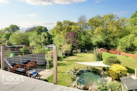 The Grove, Biggin Hill 4 bed detached house for sale