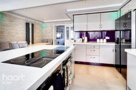 4 bedroom semi-detached house for sale