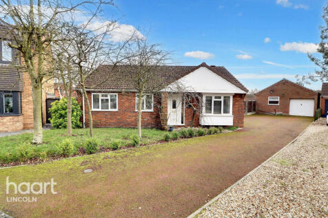 Wedgewood Grove, Birchwood 4 bed detached bungalow for sale