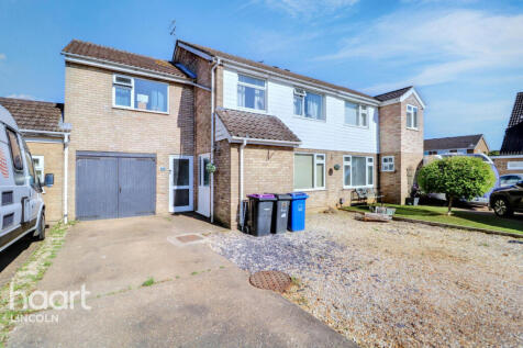 4 bedroom semi-detached house for sale