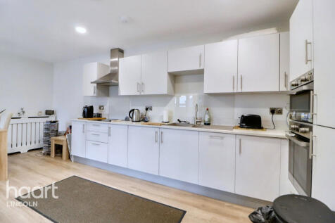 The Poppyfields, Newark 2 bed flat for sale
