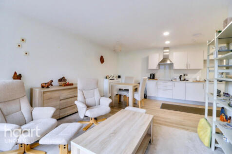The Poppyfields, Newark 2 bed flat for sale