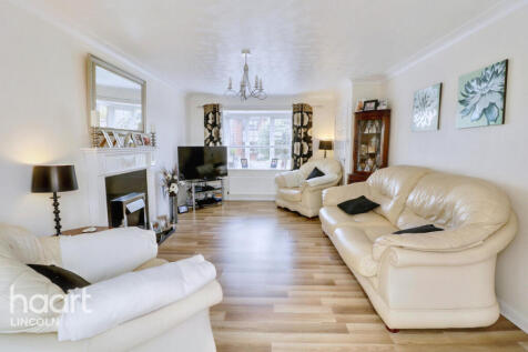 Wedgewood Grove, Birchwood 3 bed detached house for sale