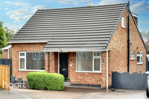 4 bedroom detached bungalow for sale