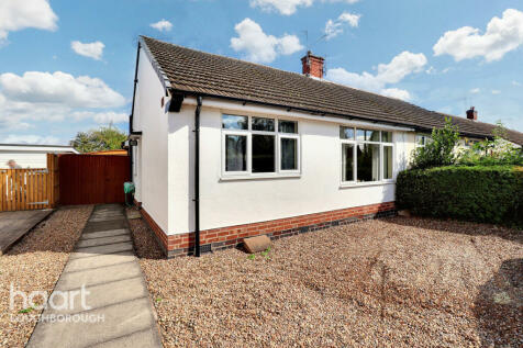 2 bedroom semi-detached bungalow for sale