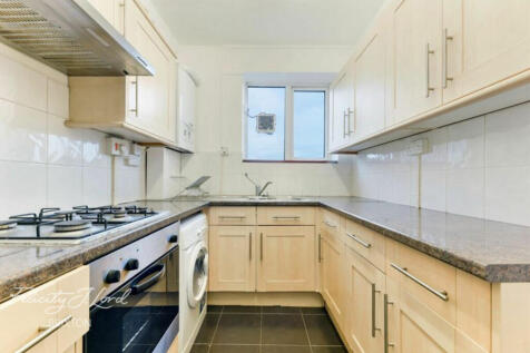 Nelsons Row, London, SW4 3 bed flat for sale